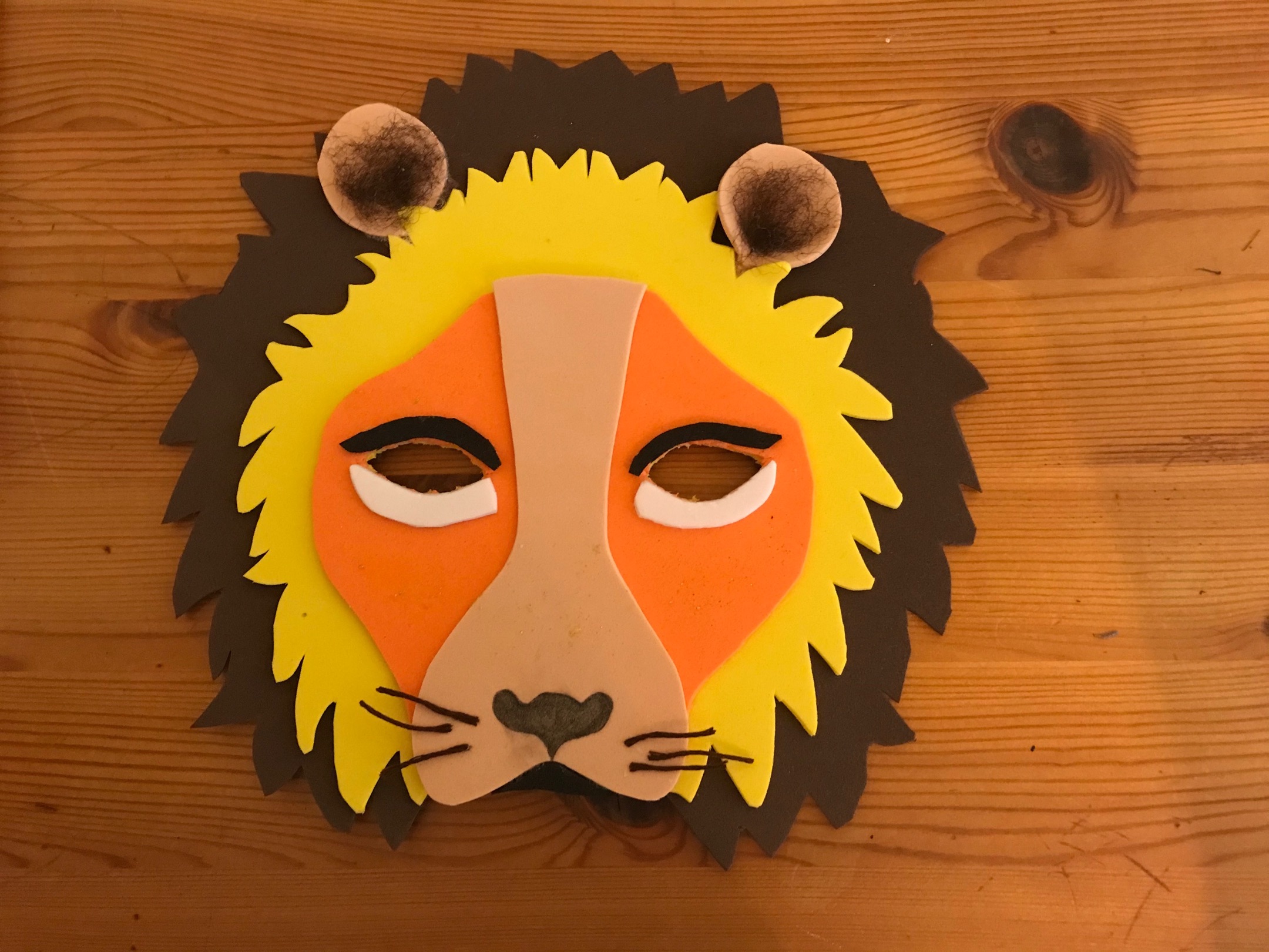 maske_loewe.jpg